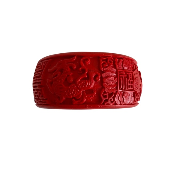 Elegant Red Carved Bracelet - Picture 4 of 5